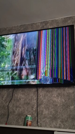 TV LG 65 Pantalla Rota