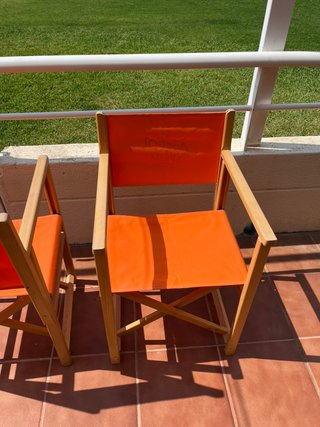 Sillas de terraza naranjas