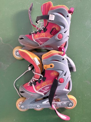 Patines en línea rosas y grises