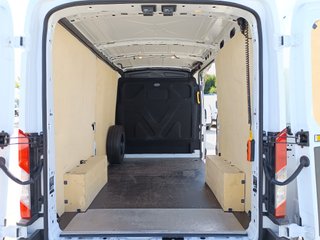 Ford Transit trend furgon L2H2 con trampilla 130cv