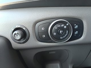 Ford Transit trend furgon L2H2 con trampilla 130cv