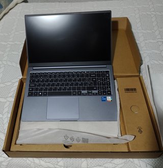 Ordenador portátil Samsung i5-1355U 16GB 512GB SSD