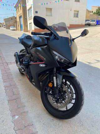 Honda CBR 650 R A2