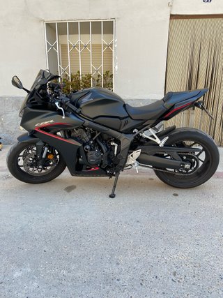 Honda CBR 650 R A2