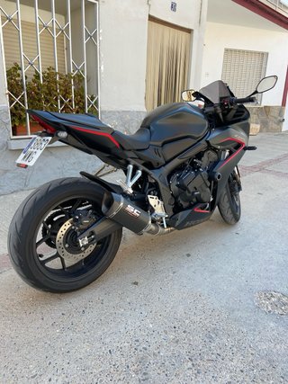 Honda CBR 650 R A2