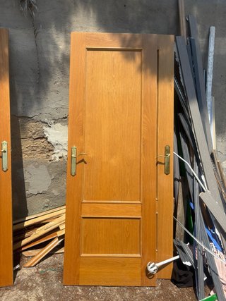 4 Puertas de madera 20€ por cada puerta.