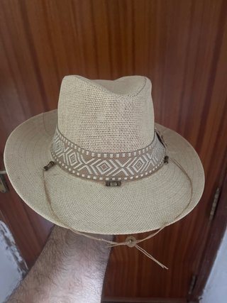 Sombrero de paja beige