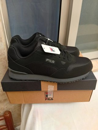 Zapatillas Fila Talla 42 Negras y Grises