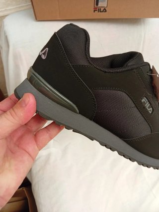 Zapatillas Fila Talla 42 Negras y Grises