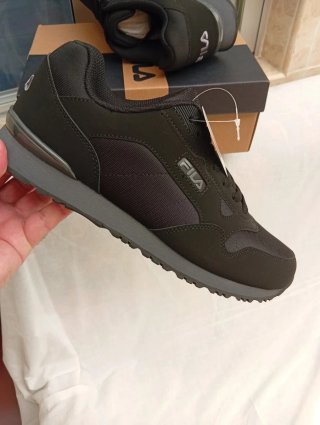 Zapatillas Fila Talla 42 Negras y Grises