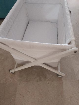 Minicuna madera blanca con ruedas