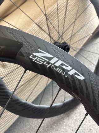 Juego Ruedas Zipp 454 NSW Carbono