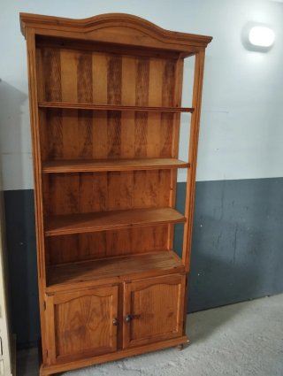 Estantería de madera maciza