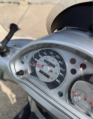 Piaggio Beverly 250 Maxi Scooter Plata