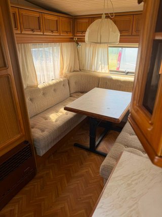 Caravana Hobby 742 kg con baño y papeles NL