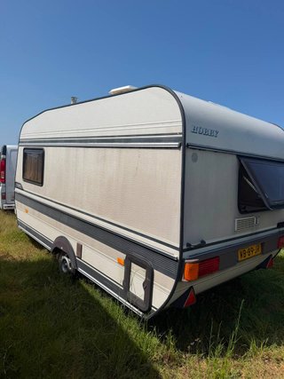 Caravana Hobby 742 kg con baño y papeles NL