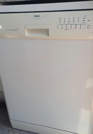 Lavavajillas Zanussi para recoger hasta domingo