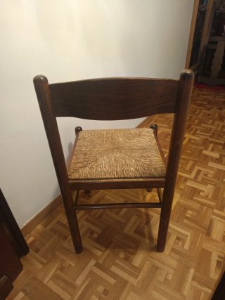 Silla vintage madera asiento trenzado