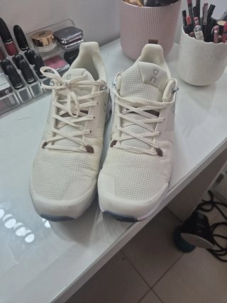 Zapatillas On Running Beige Talla 42