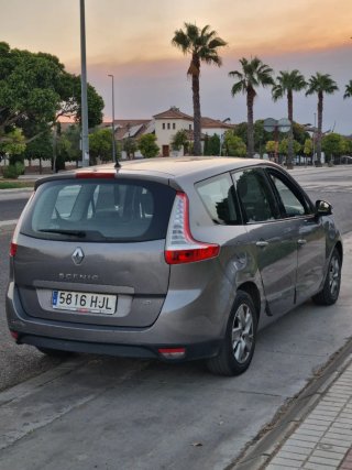 Renault Grand Scenic 2012