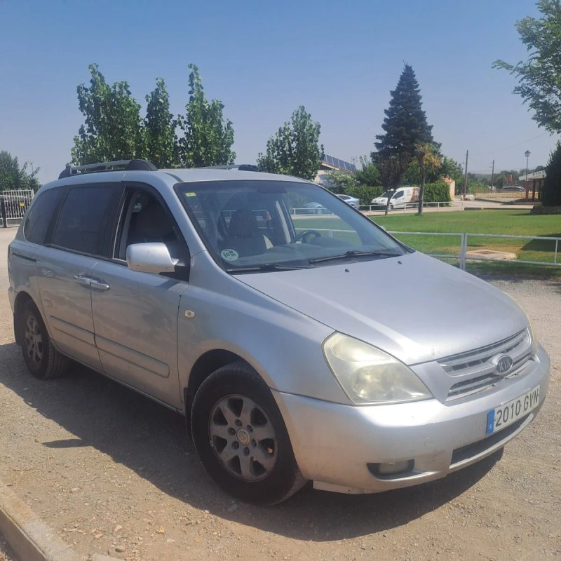 KIA Carnival 2010 - foto 1