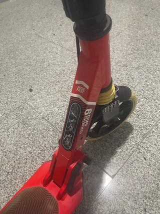 Patinete infantil rojo