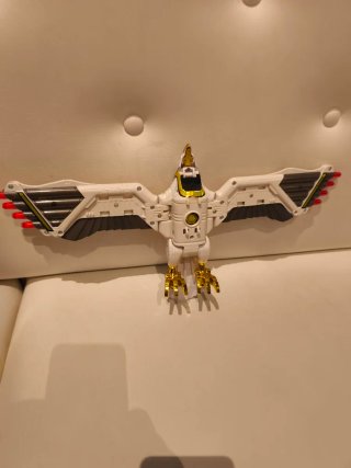 Falconzord Deluxe White Ranger's Power Rangers
