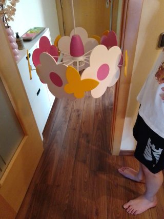 Lámpara infantil flores y mariposas