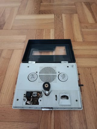 Grabadora de cinta marca Hitachi Vintage