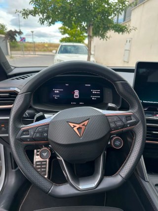 CUPRA Leon 2025