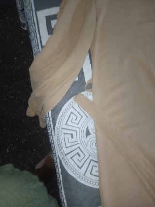 Conjunto de pantalón y blusa beige