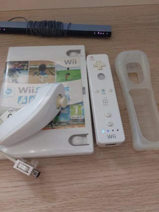 Nintendo Wii + Mando + Juego Wii Sports
