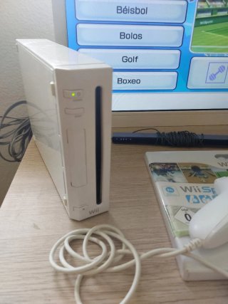 Nintendo Wii + Mando + Juego Wii Sports