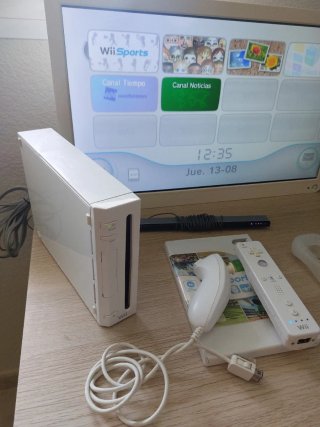 Nintendo Wii + Mando + Juego Wii Sports