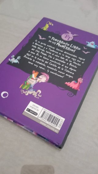 El tenebroso libro de los monstruos