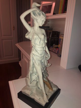 Escultura Ninfa Piedra y Madera