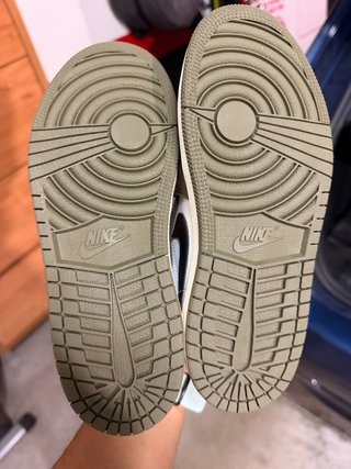 Nike Jordan 1 Low Verde Oliva Blanco