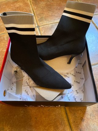 Botines La Strada Negros con Rayas Grises