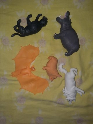 5 muñecos estrujables: animales variados