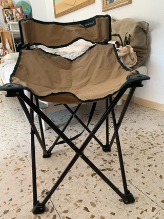 Armario de camping Quechua S con silla de camping
