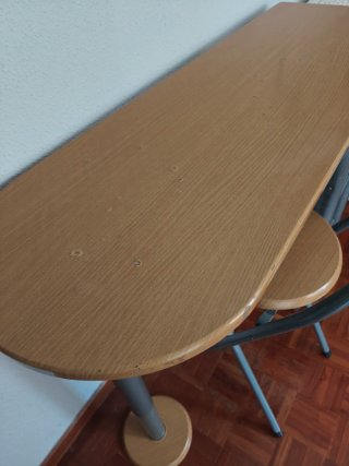 Mesa auxiliar cocina con taburete