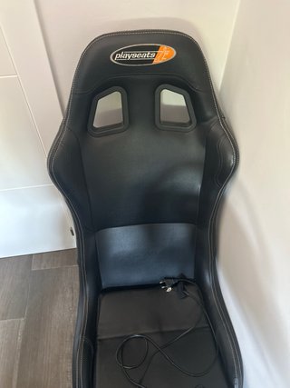 Simulador Playseat + Volante Thrustmaster