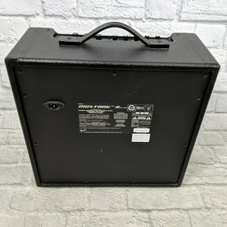 Amplificador Fender Mustang I v2
