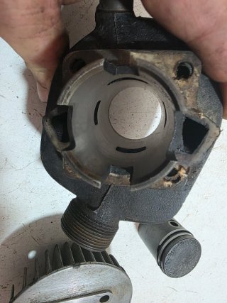 Cilindro y pistón y culata ducati mini Marcelino