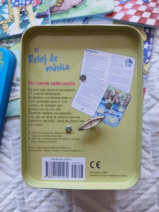 Un Cuento Cada Noche - Reloj de Musica