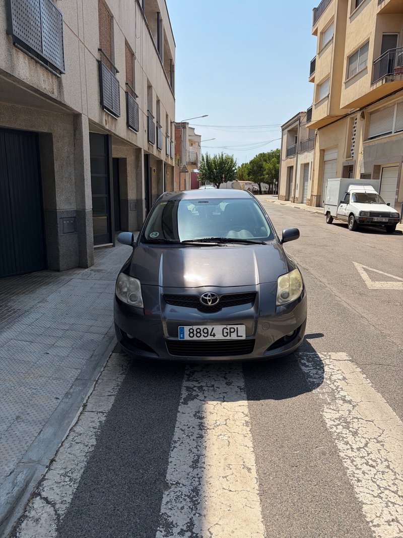 Toyota Auris 2009 - foto 1