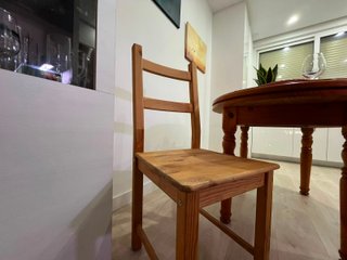 Mesa extensible de madera vintage con 4 sillas