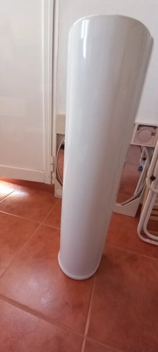 Lavabo con pie de porcelana