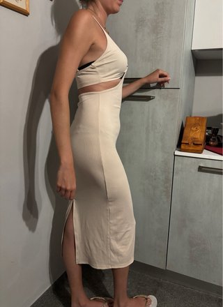 Vestito beige con cut out taglia S