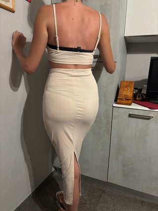 Vestito beige con cut out taglia S